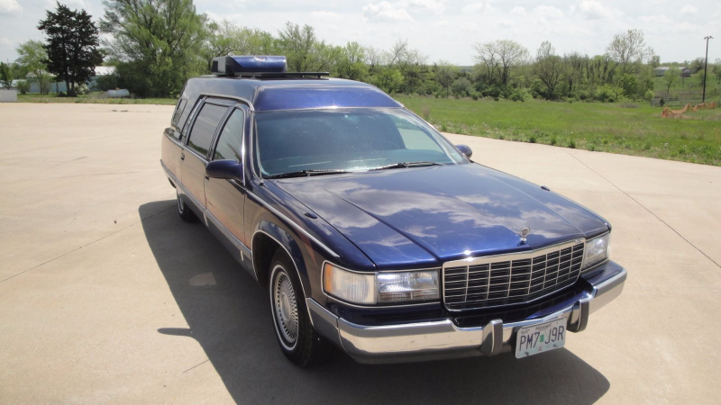 Illustration for article titled I Am Fascinated By This Cadillac Hearse You Can Sleep And Poop In